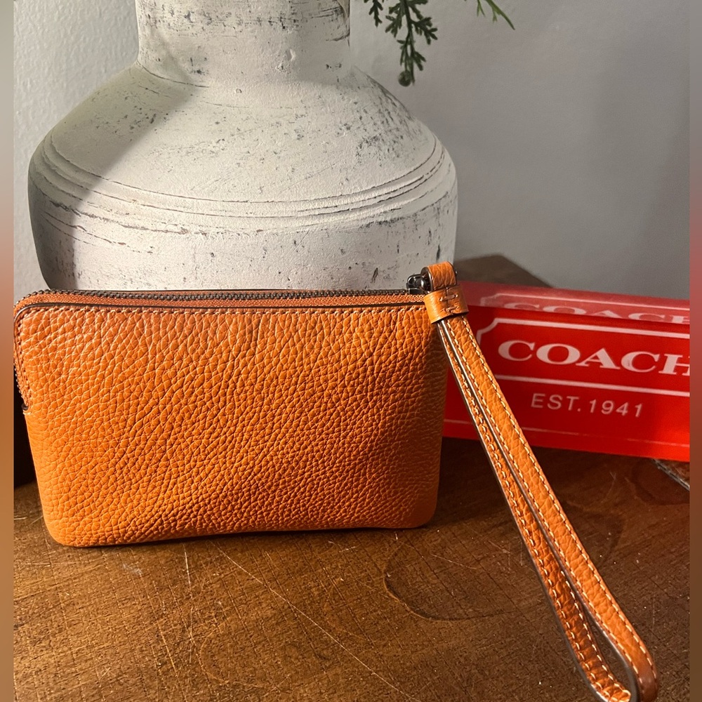 Coach Horse and Carriage Wristlet (NWT) - Picture 2 of 9